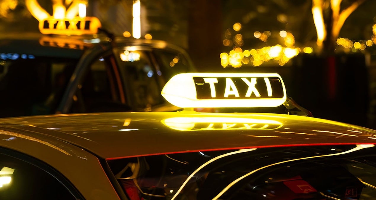 lastikler patlar denilerek alinmadigi taksiyi dava etti dkHLJRny