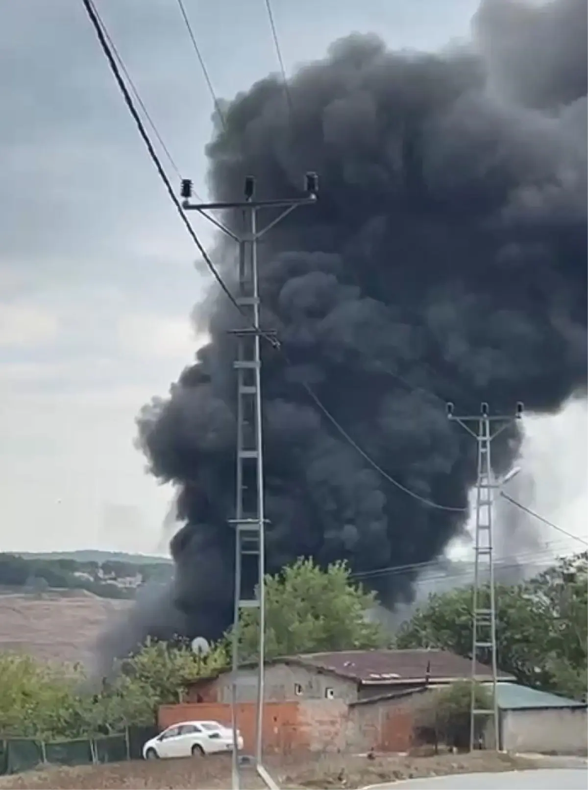 arnavutkoyde plastik fabrikasinda yangin 3BKZCBMR