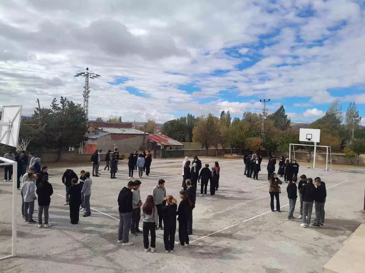 aydintepedeki okullarda afet tatbikati gerceklestirildi FHZQzxMG.jpg