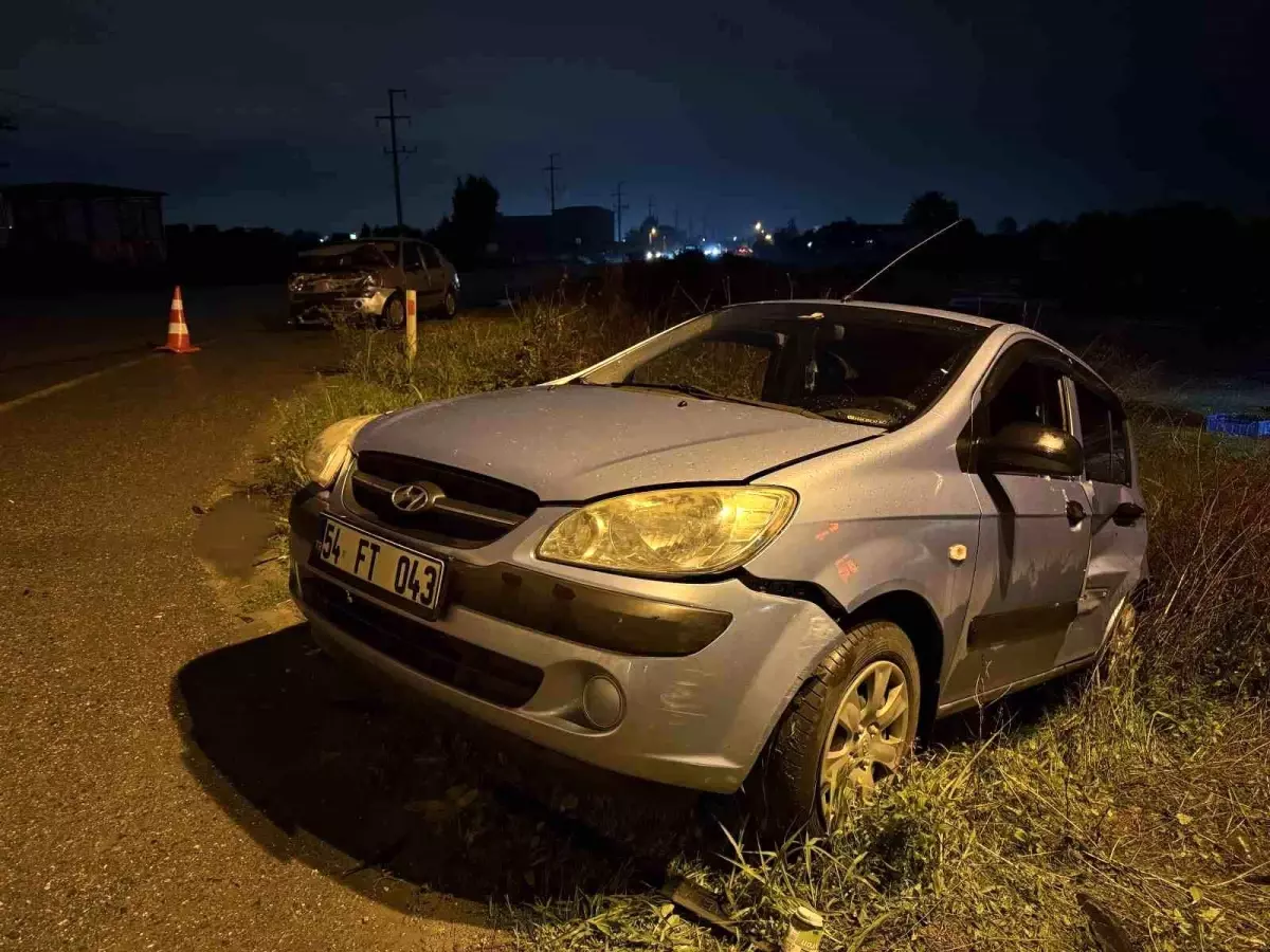 sakaryada iki otomobil carpisti 3 yarali h9VwidCb.jpg