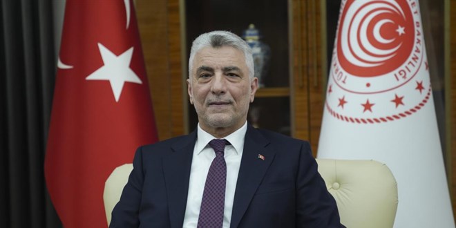 bakan bolat mal ve hizmet ihracatindaki artis devam edecek CqfrEgAy.jpg