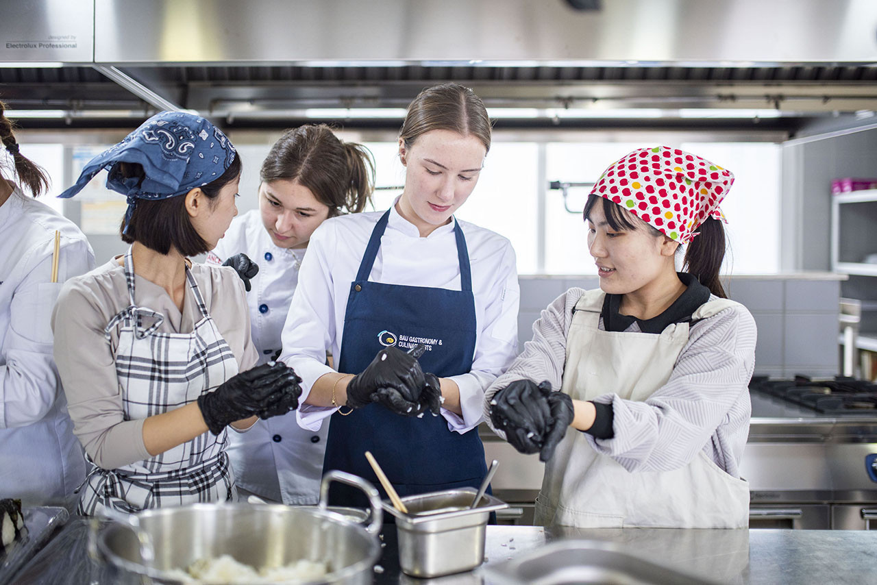 japon ogrencilere kisir dersi jzzMaF42.jpg