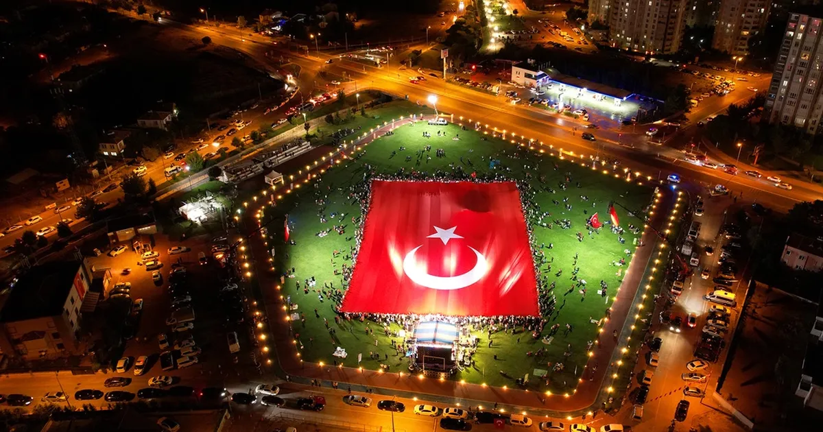 En buyuk bayrak kayseri talasta dalgalanacak MLqHKZzW
