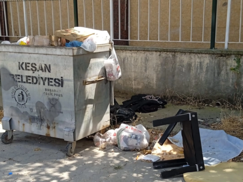 Kesanda vatandaslardan ot ve cop isyani eEZrSI2S